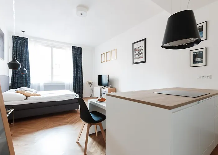 Apartment Days - Art Deco Near Main Train Station *